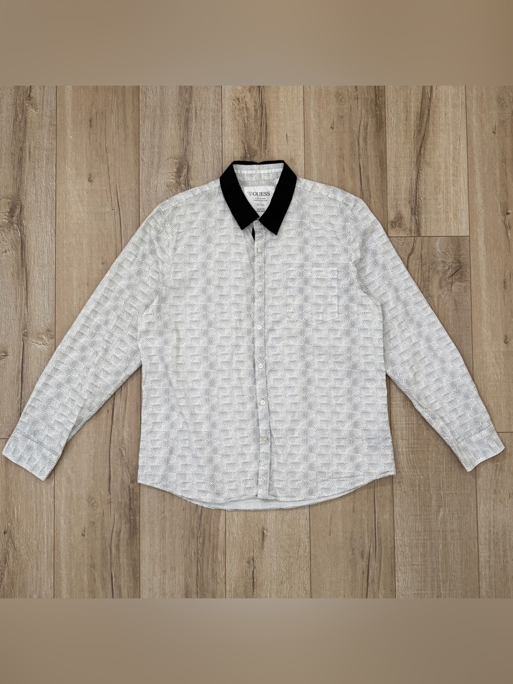 GUESS Mens XL Slim Fit Shirt White Black Geometric Contrast Collar Button Up